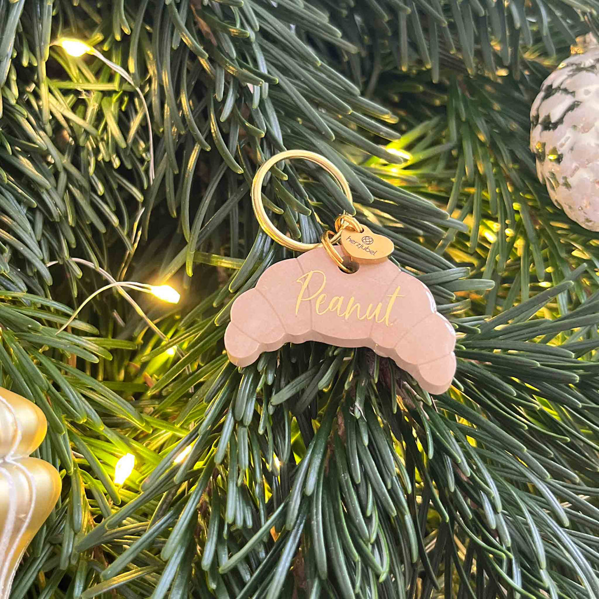 herzjubel Hundemarke Croissant ⋙CROISSANT CHARM⋘ Personalisierungsbeispiel 