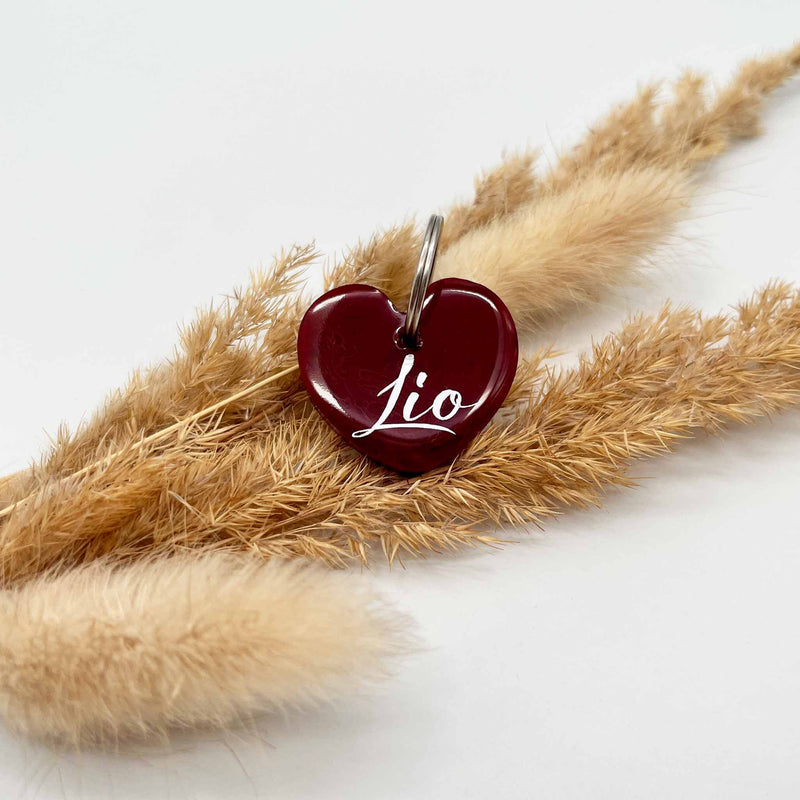 herzjubel Hundemarke Herz ⋙BURGUNDY CHARM⋘ Personalisierungsbeispiel silber