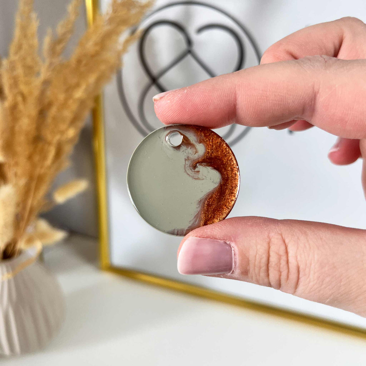 Hundemarke groß cognacbraun/steingrau - Einzelstück