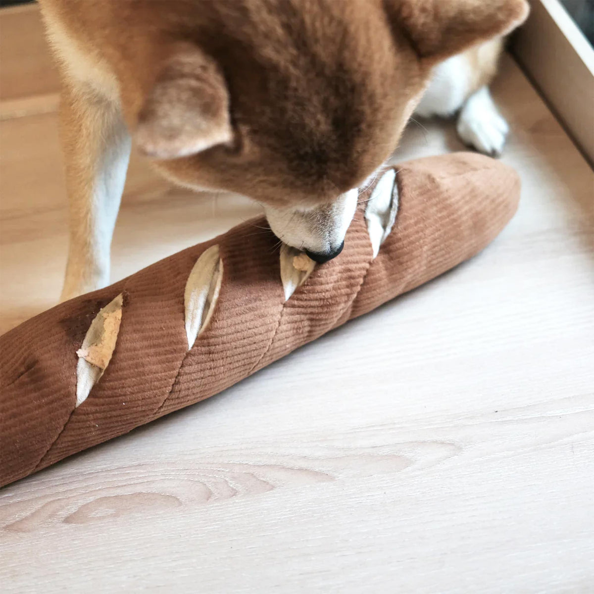 herzjubel Hundespielzeug Schnüffelbaguette von Lambwolf Collective