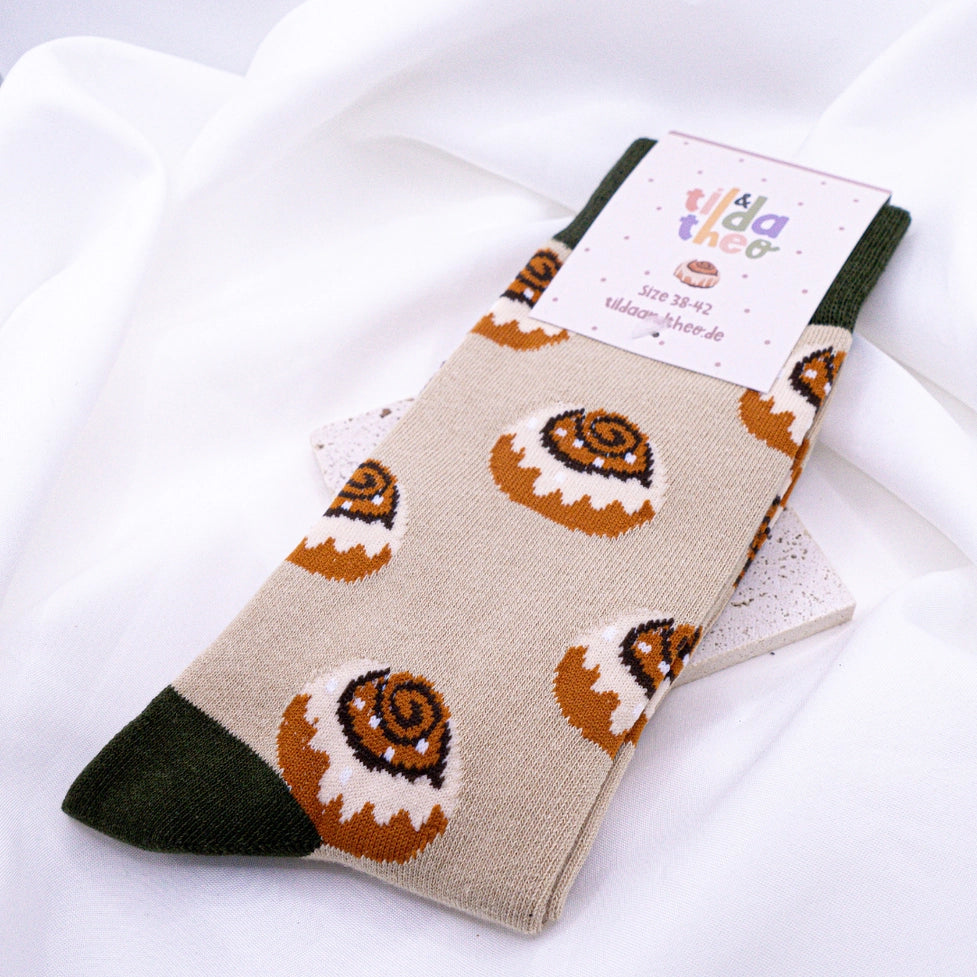 Zimtschnecken Socken in Beige, Braun und dunklem Grün